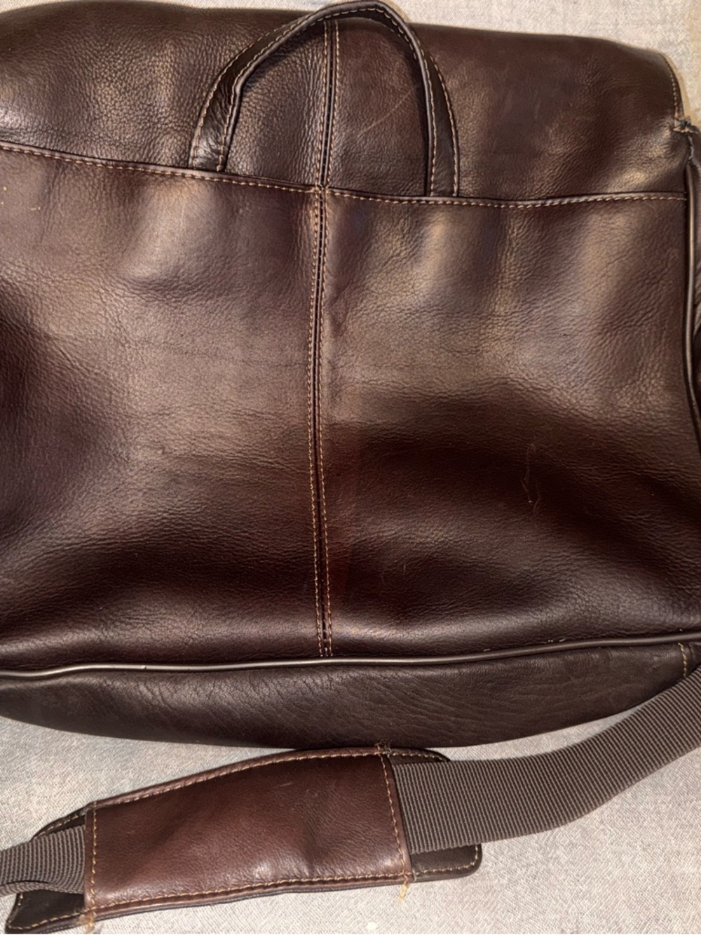 Kenneth Cole Reaction Brown Leather Messenger Bag Laptop Crossbody 16” - Picture 3 of 6